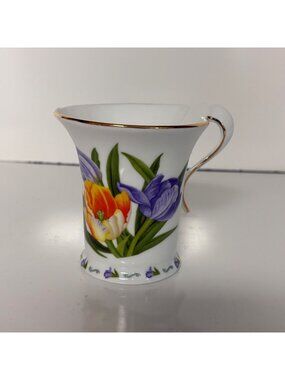 The Leonardo Collection Floral Bone China Mug Gold Trim Tulip Iris Design
